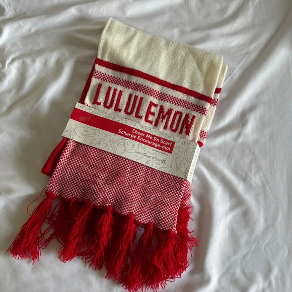 🆕🇨🇦 RARE 2010 Lululemon Canada Cheer Me On Scarf - Picture 1 of 6